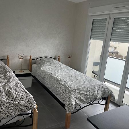 F3 Appartement 2 Chambre Un Salon Avec Wifi Saint-Jean-de-la-Ruelle Екстер'єр фото